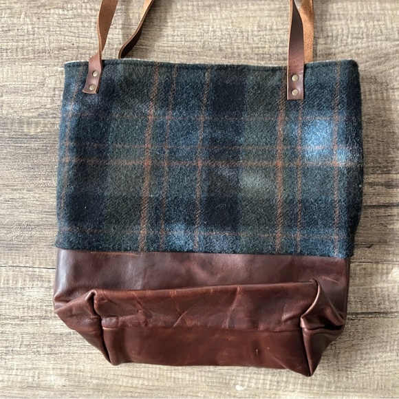 Sassy Sparrow Leather Bag - Picture 7 of 9